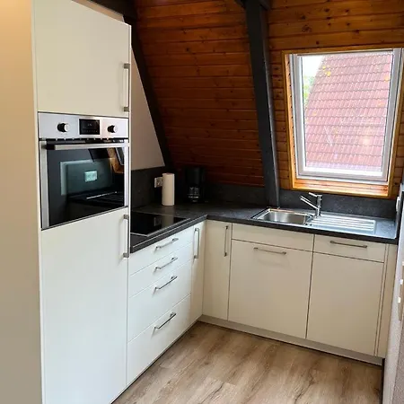 Nurdachhaus Hoher Weg 54 *