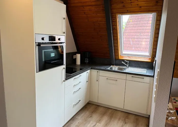 Nurdachhaus Hoher Weg 54 *